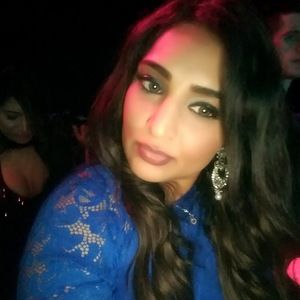 Meet your Posher, Mona